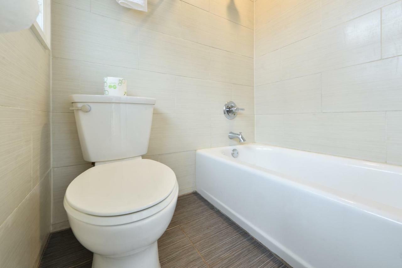 Inn At Jericho Екстер'єр фото